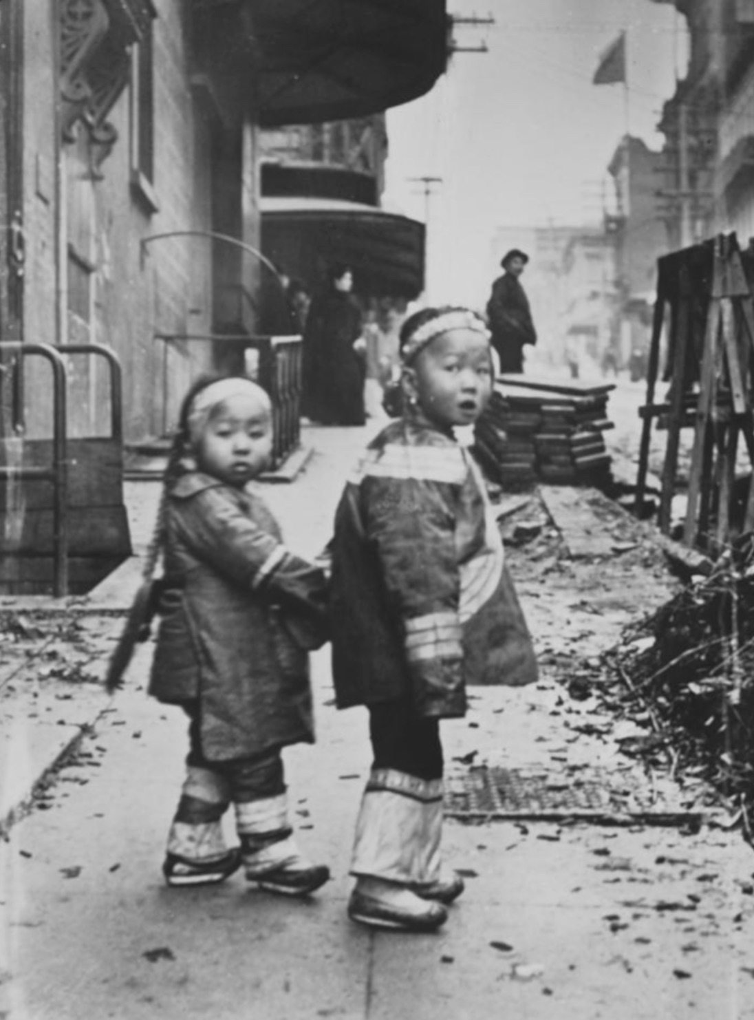 Children on the streets of Chinatown, San Francisco. 1890s 